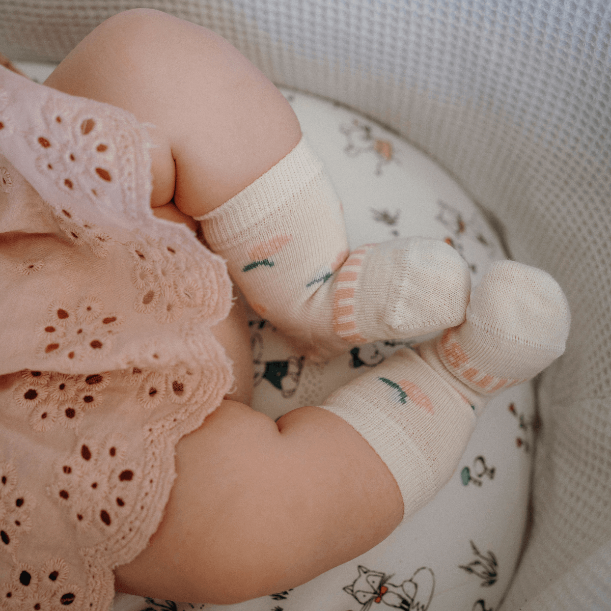 Merino Wool Crew Socks for Baby in Rosa, natural baby socks with floral designs, soft and cozy.